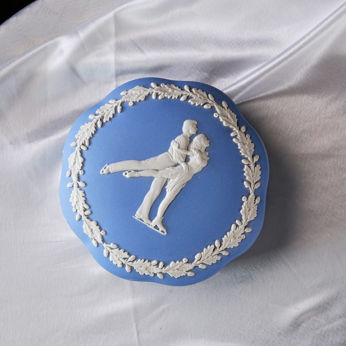 Vintage Wedgwood Jasperware 1995 World Figure Skating Championships Birmingham Trinket Box – Pair Lift, Blue Jasperware, England