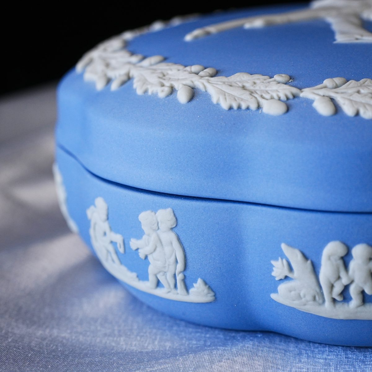Vintage Wedgwood Jasperware 1995 World Figure Skating Championships Birmingham Trinket Box photo 3
