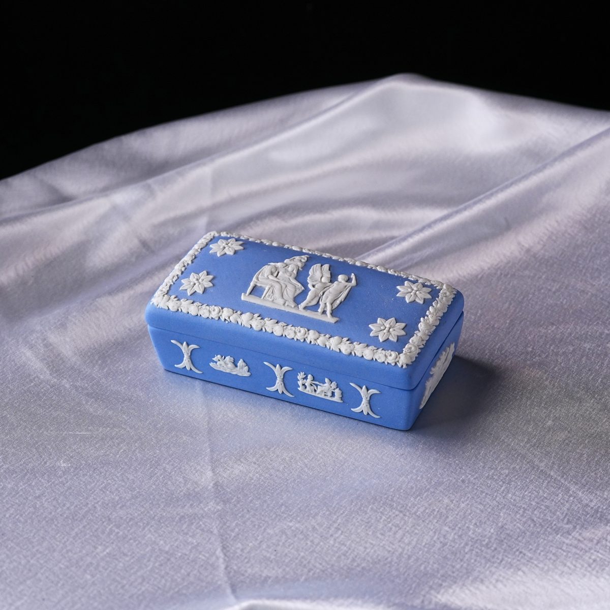 Vintage Wedgwood Blue Jasperware Trinket Box photo 2