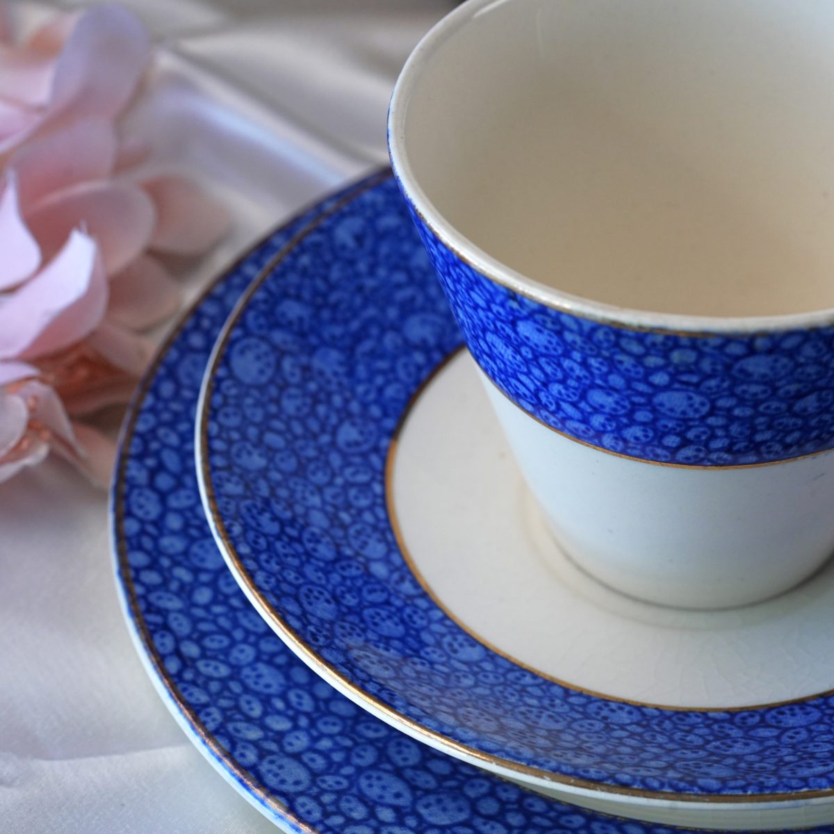 Vintage Wedgwood & Co Garden Blue Chintz Trio and Cake Plate photo 2