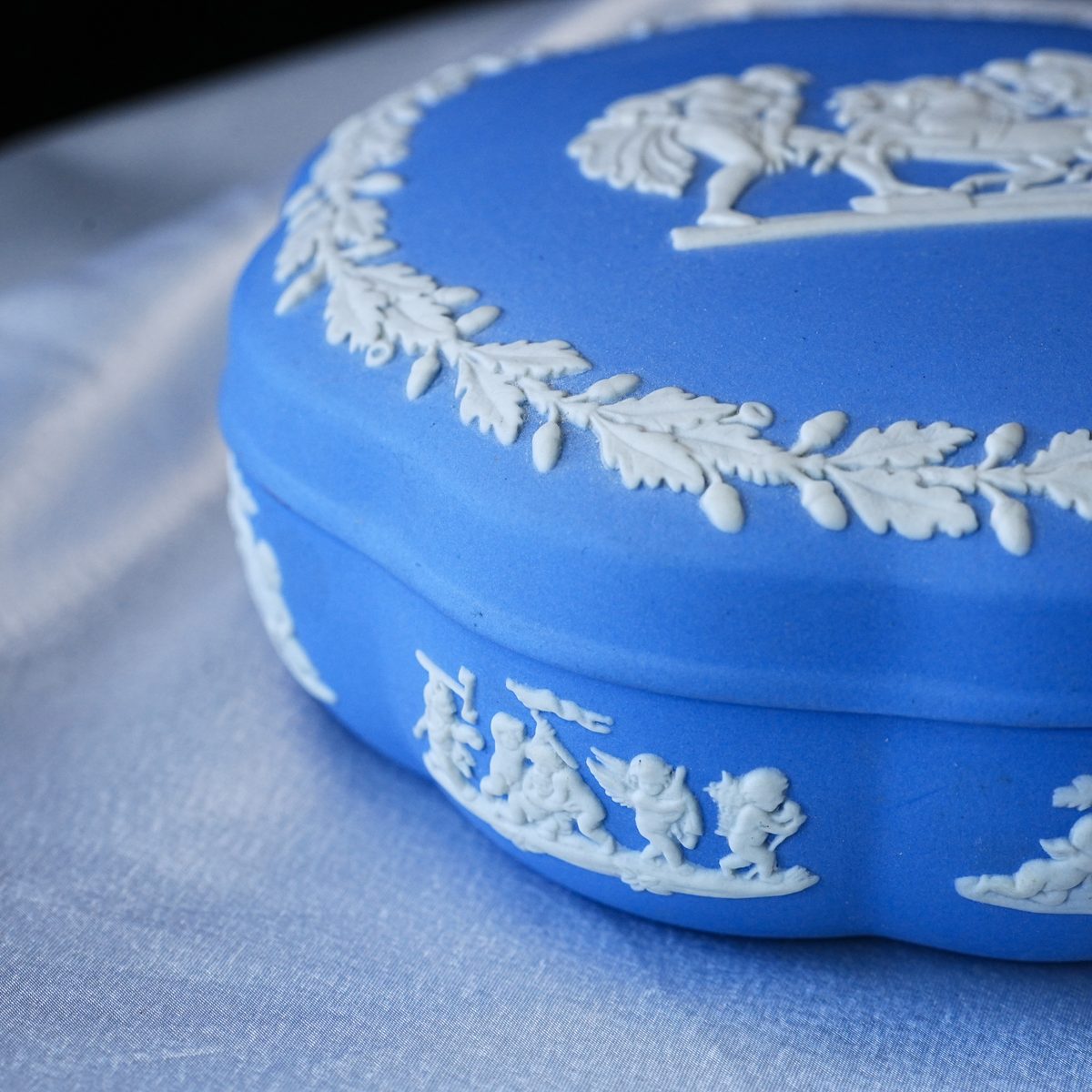 Vintage Wedgwood Pale Blue Jasperware Cherub Trinket Box photo 4